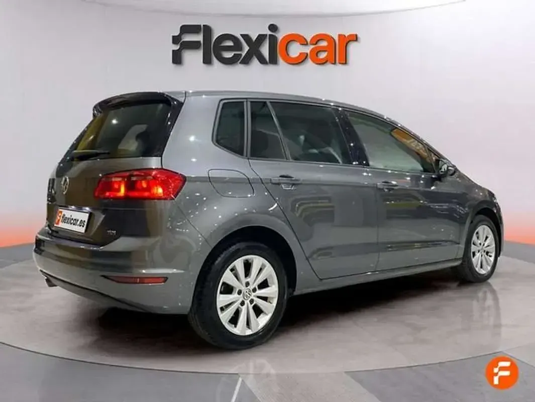 Używany VW Golf VII Advance 116 KM (85 kW) 2018 Szary Hatchback