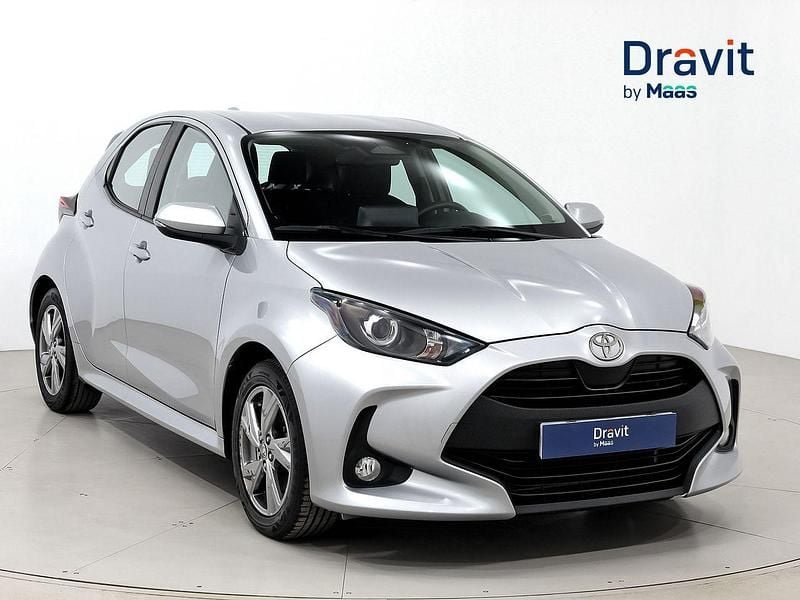 Gris Usado 2024 Toyota Yaris Hybrid Active Berlina | 20.500 € (Precio justo) - Imagen 1/4