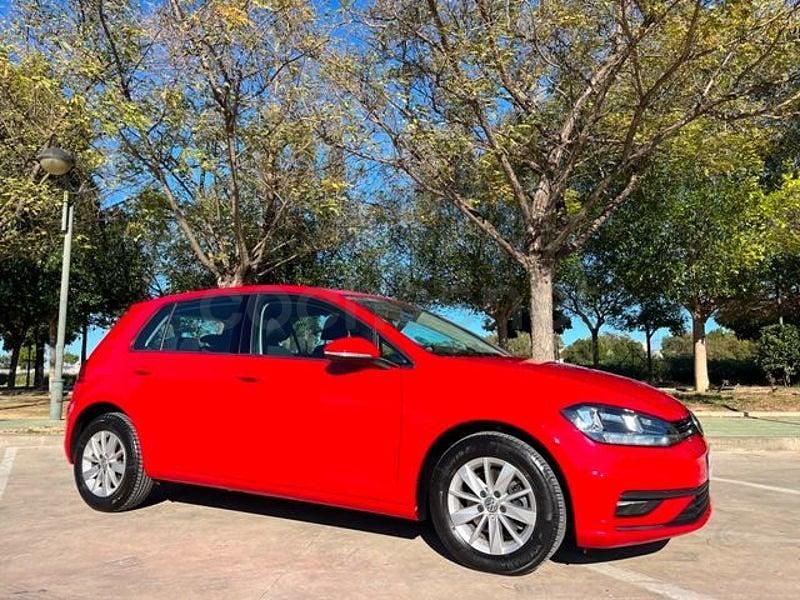Usado VW Golf VII 115 CV (84 kW) 2019 Rojo Berlina