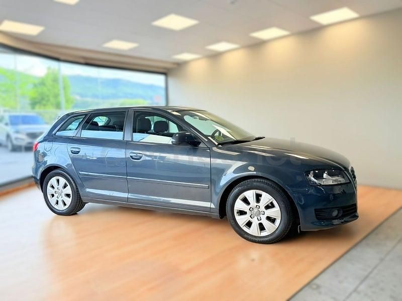 Usado Audi A3 Ambiente 105 CV (77 kW) 2009 Gris / plata Utilitario