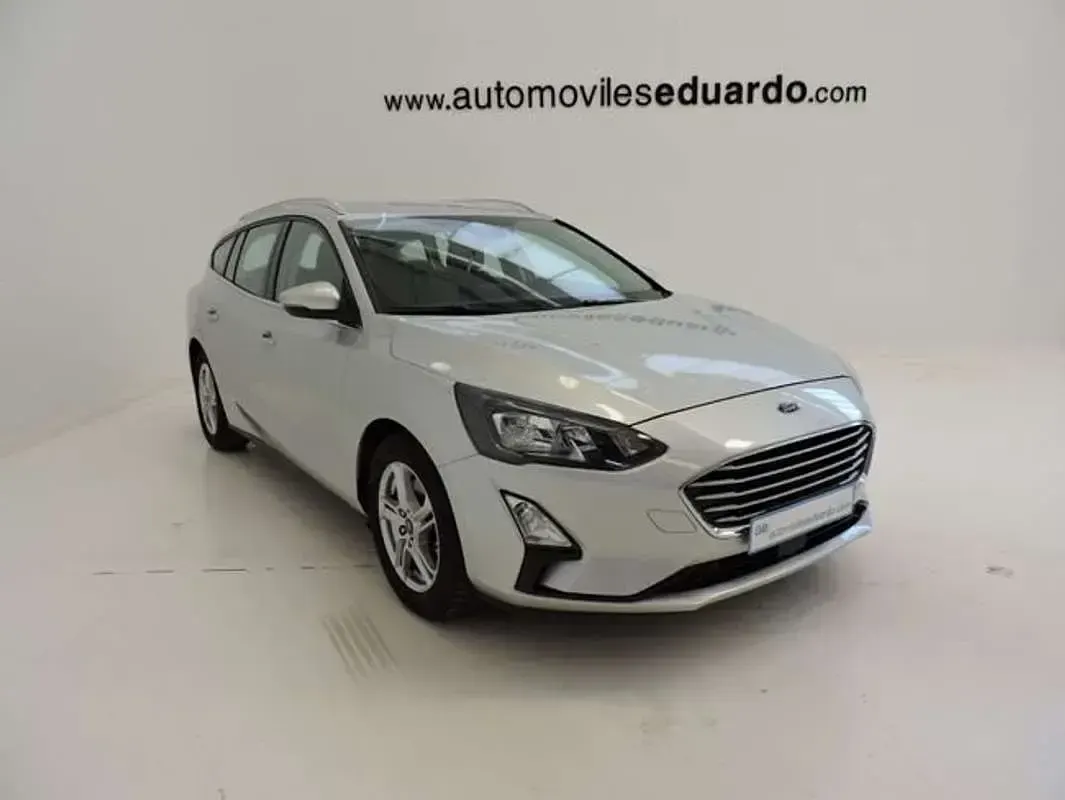 Usado Ford Focus Active 120 CV (88 kW) 2020 Plateado Familiar