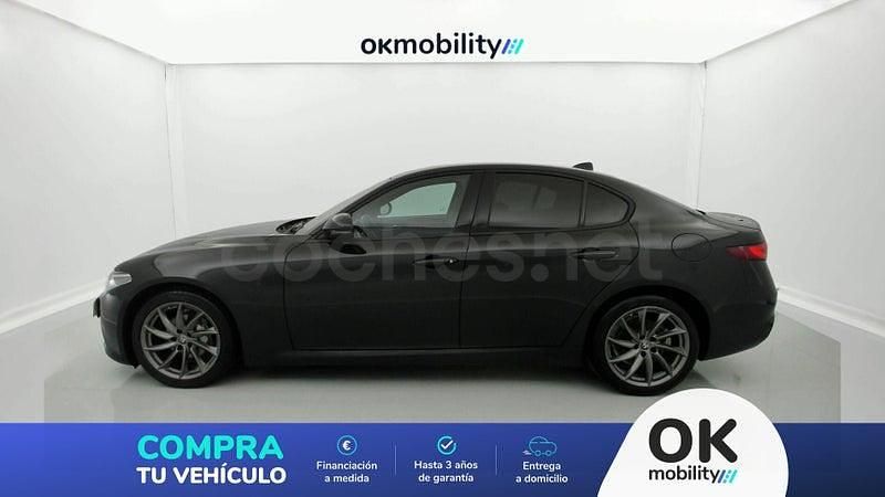 Usado Alfa Romeo Giulia Sprint 190 CV (139 kW) 2022 Negro Berlina