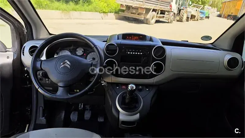 Usado Citroën Berlingo Feel 120 CV (88 kW) 2014 Negro Monovolumen