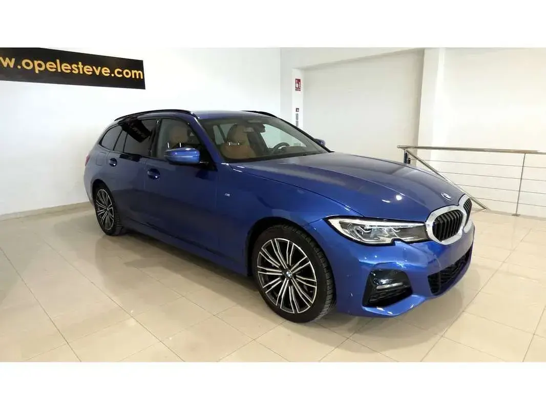 Käytetty BMW 330e 292 HP (214 kW) 2021 Sininen Farmari