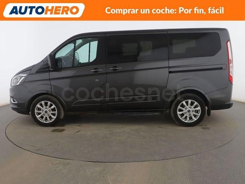 Usado Ford Tourneo Titanium 130 CV (95 kW) 2022 Gris / plata Monovolumen
