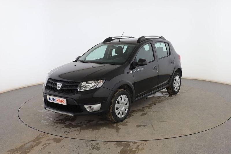 Usado Dacia Sandero Stepway 90 CV (66 kW) 2016 Negro Utilitario