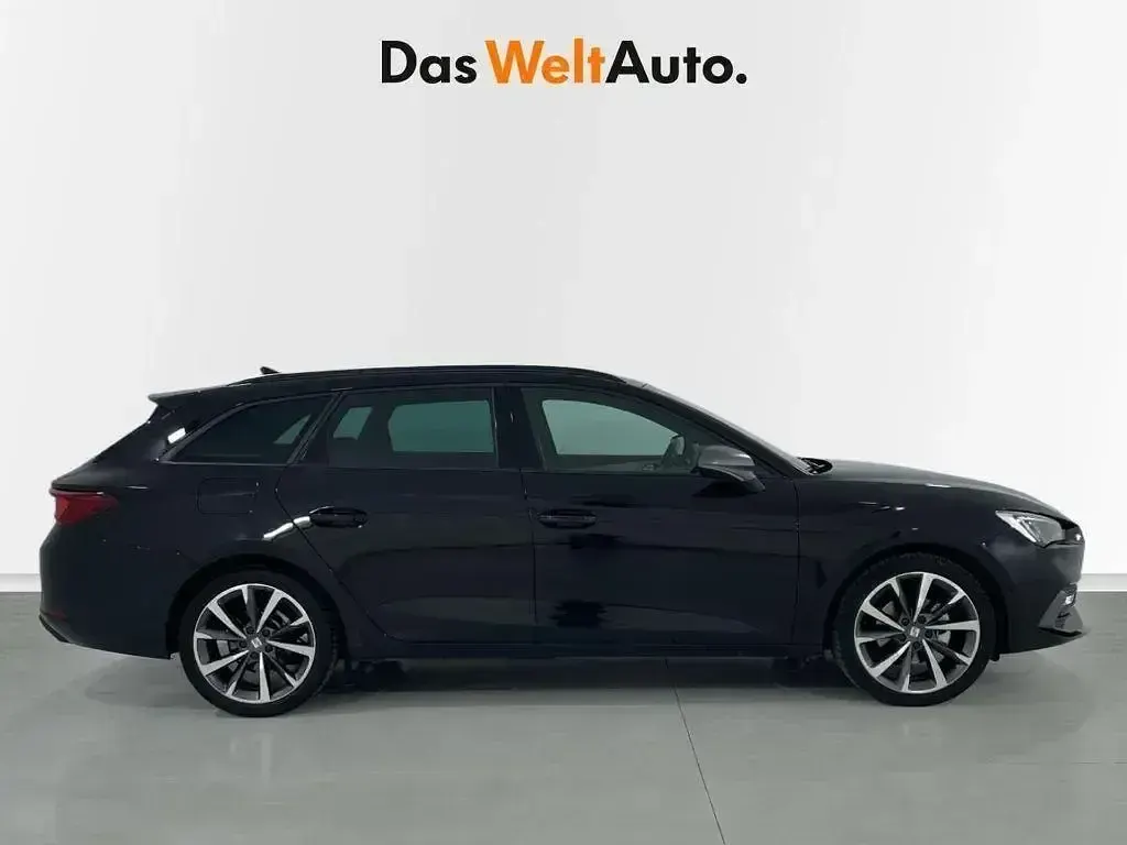 Usado Seat Leon FR 150 CV (110 kW) 2025 Negro Familiar