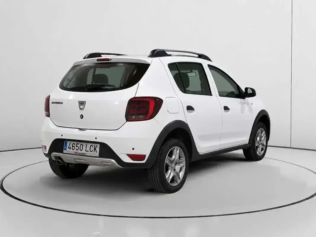 Usado Dacia Sandero Essentiel 90 CV (66 kW) 2019 Blanco Utilitario