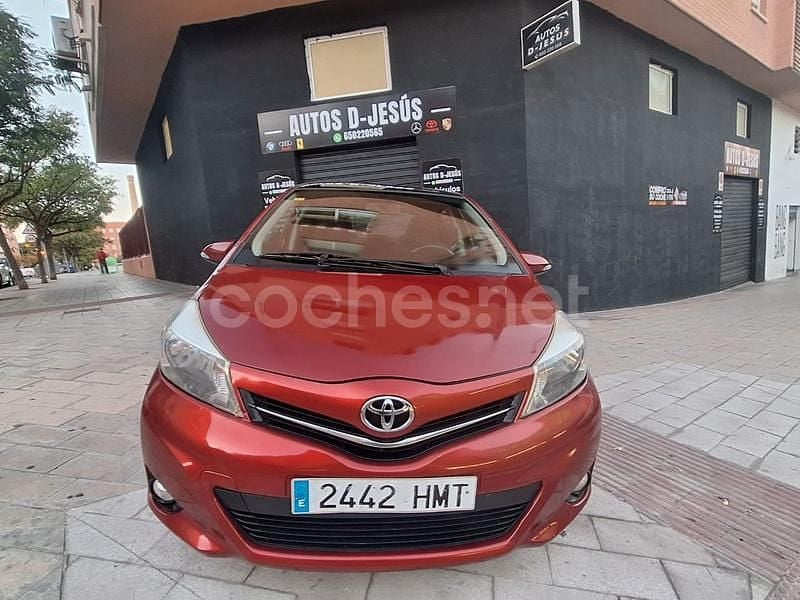 Granate Usado 2013 Toyota Yaris Active Berlina | 6300 € (Buen precio) - Imagen 1/4