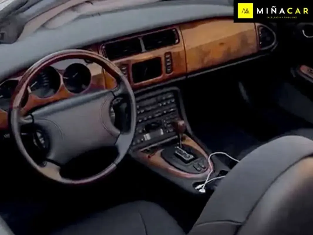 Usado Jaguar XK R 370 CV (272 kW) 2000 Negro Coupe