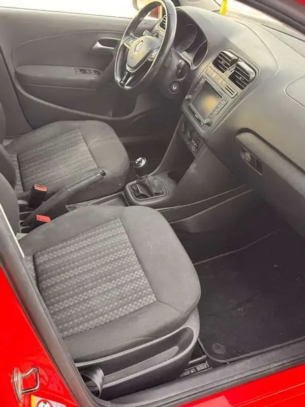 Usado VW Polo 75 CV (55 kW) 2017 Rojo Utilitario