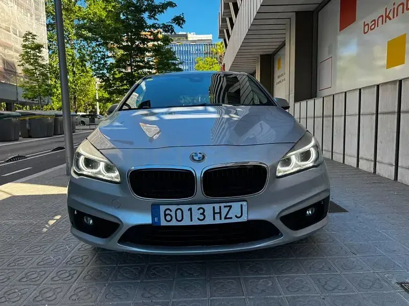 Usado BMW 218 Active Tourer 136 CV (100 kW) 2014 Gris / plata Monovolumen