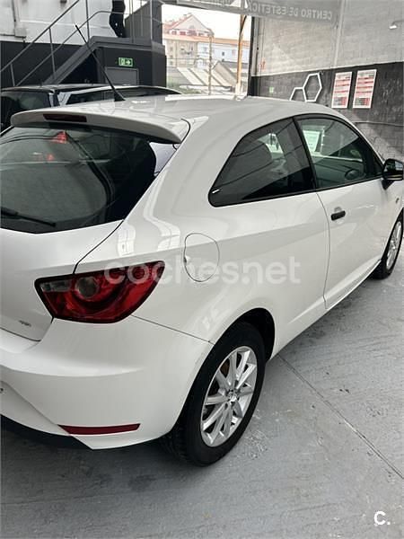 Usado Seat Ibiza SC Reference 85 CV (62 kW) 2014 Blanco Utilitario