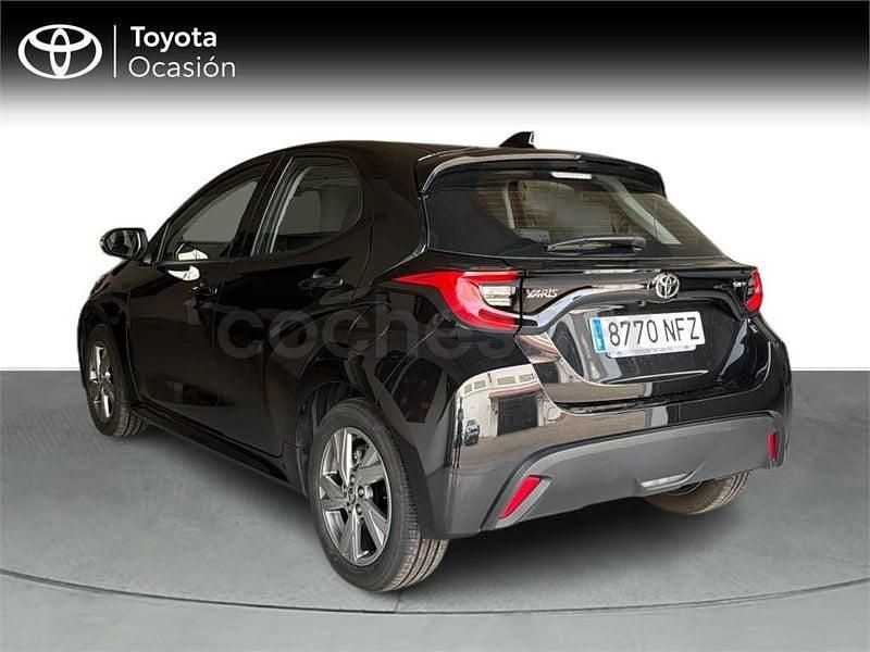 Usado Toyota Yaris Hybrid Active 116 CV (85 kW) 2025 Negro Berlina