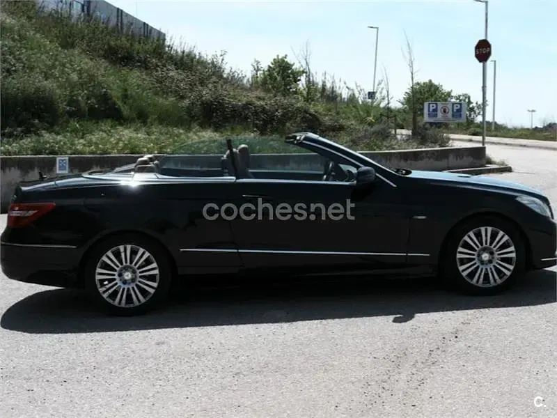 Usado Mercedes E220 Avantgarde 170 CV (125 kW) 2011 Negro Descapotable