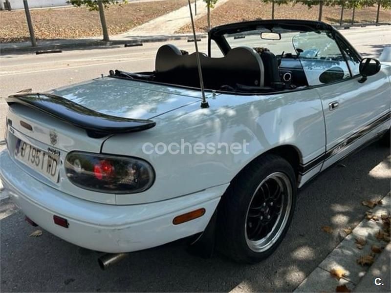 Usado Mazda MX5 115 CV (84 kW) 1993 Blanco Descapotable