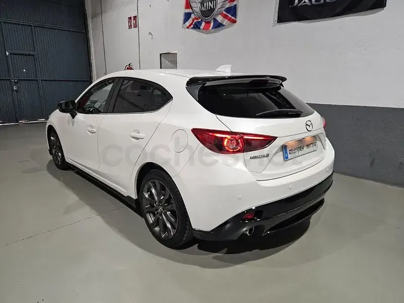 Usado Mazda 3 Luxury 150 CV (110 kW) 2014 Blanco Berlina
