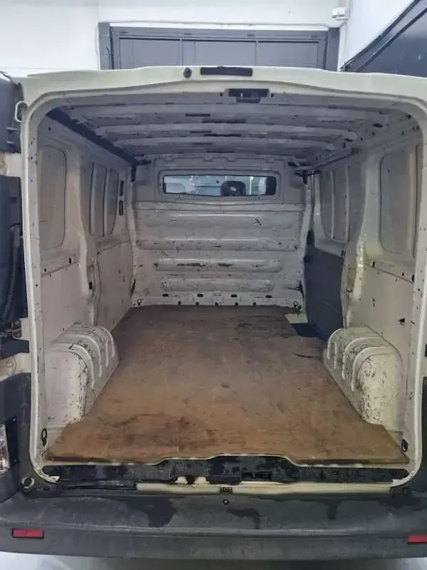 Usado Renault Trafic 145 CV (106 kW) 2008 Blanco Monovolumen