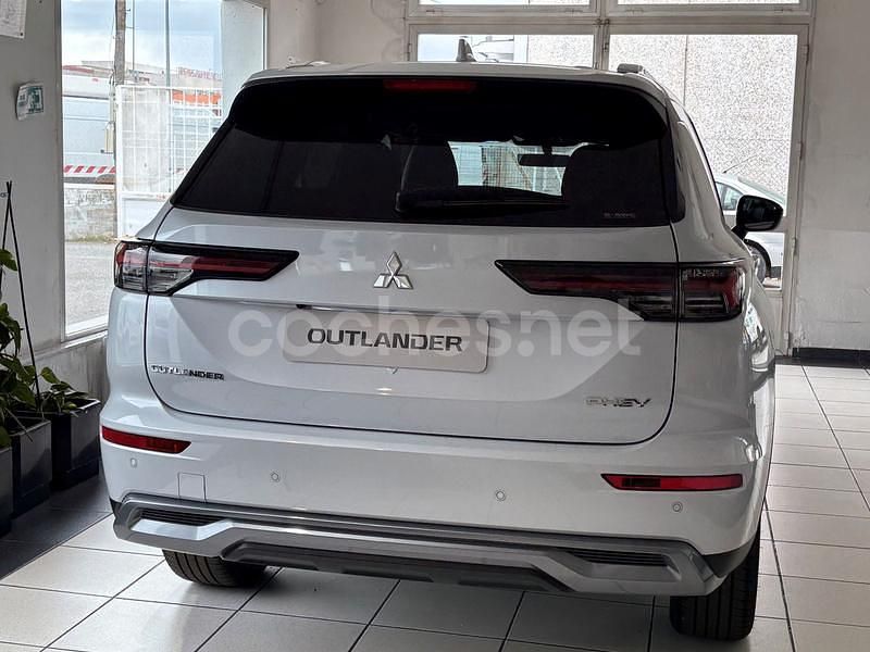 Nuevo Mitsubishi Outlander P-HEV 306 CV (225 kW) 2025 Blanco SUV