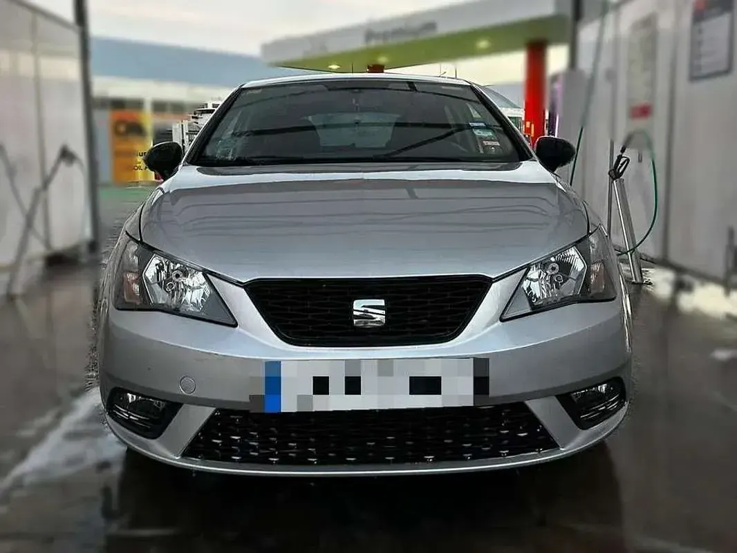 Usado Seat Ibiza ST CONNECT 90 CV (66 kW) 2016 Gris Familiar