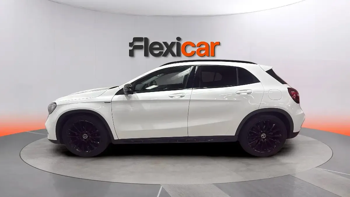 Usado Mercedes GLA180 136 CV (100 kW) 2020 Blanco SUV