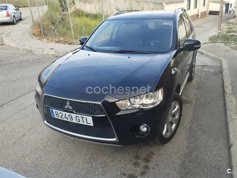 Usado Mitsubishi Outlander 156 CV (114 kW) 2010 Negro SUV
