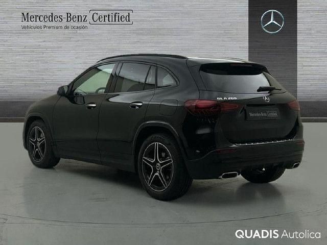 Usado Mercedes GLA200 AMG line 163 CV (119 kW) 2025 Negro cosmos SUV
