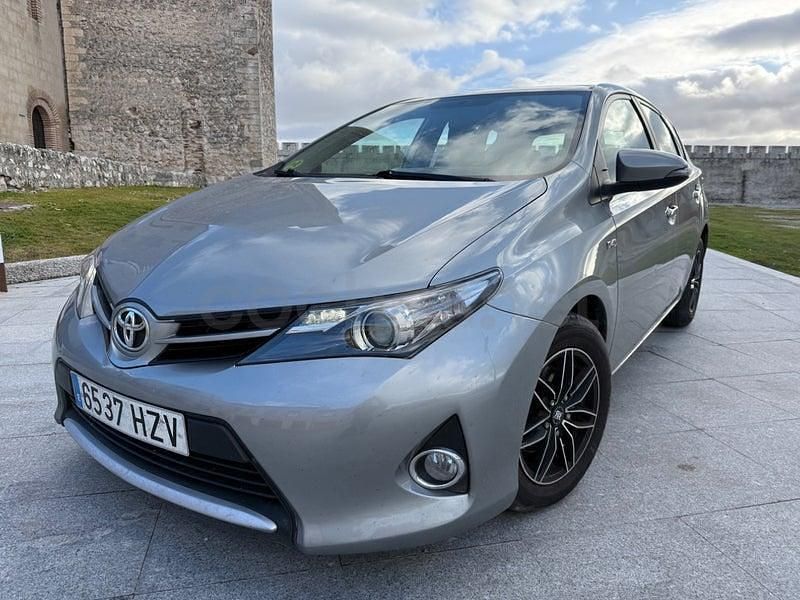 Gris / plata Usado 2015 Toyota Auris Active Berlina | 8800 € (Buen precio) - Imagen 1/4
