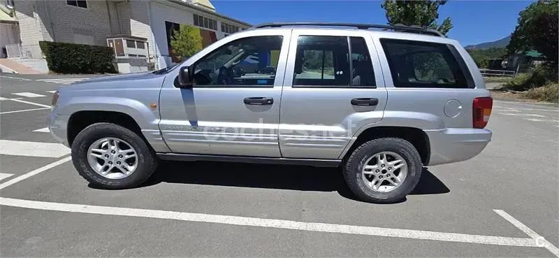 Usado Jeep Grand Cherokee Laredo 163 CV (119 kW) 2003 Gris / plata SUV