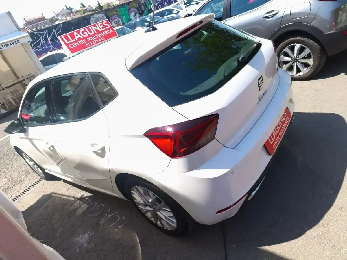 Usado Seat Ibiza FR 115 CV (84 kW) 2024 Blanco Utilitario