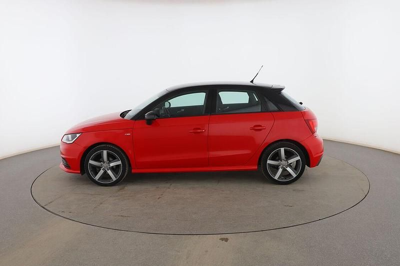 Usado Audi A1 Sportback Attraction 95 CV (69 kW) 2017 Rojo Utilitario