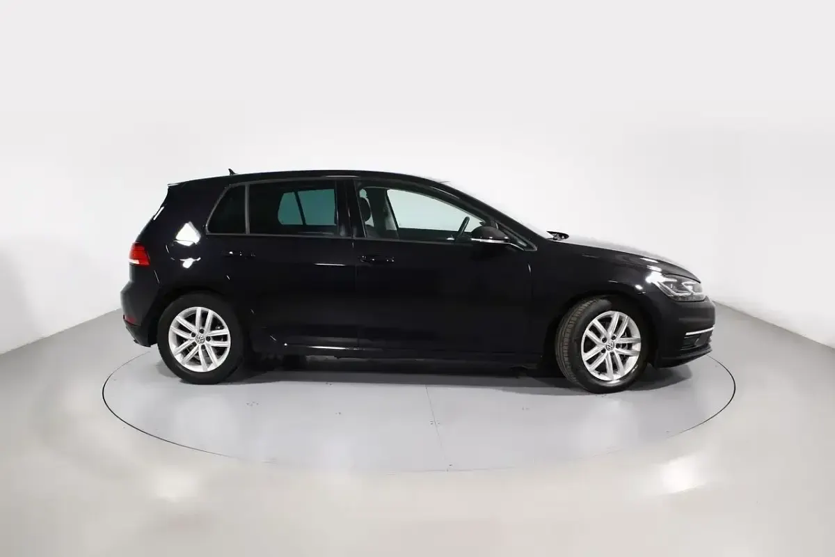Usado VW Golf VII Advance 150 CV (110 kW) 2018 Negro