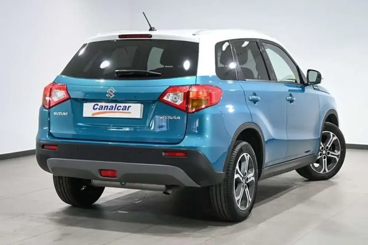 Usado Suzuki Vitara GLX 120 CV (88 kW) 2015 Azul SUV