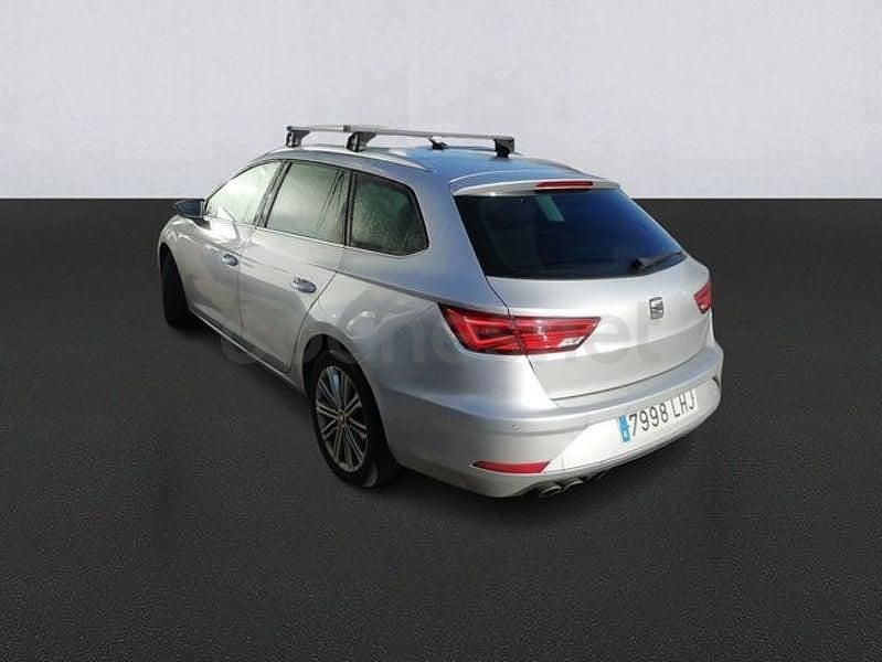 Usado Seat Leon XCELLENCE 150 CV (110 kW) 2020 Gris / plata Familiar