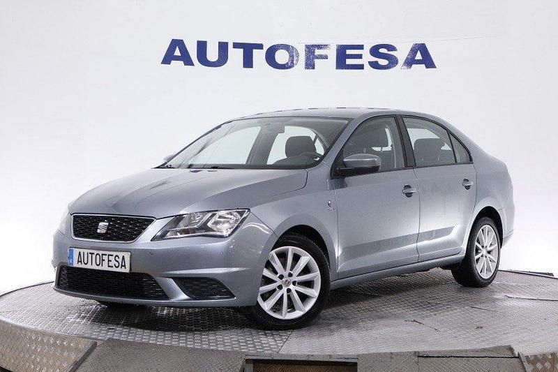 Usado Seat Toledo Style 105 CV (77 kW) 2014 Gris Berlina