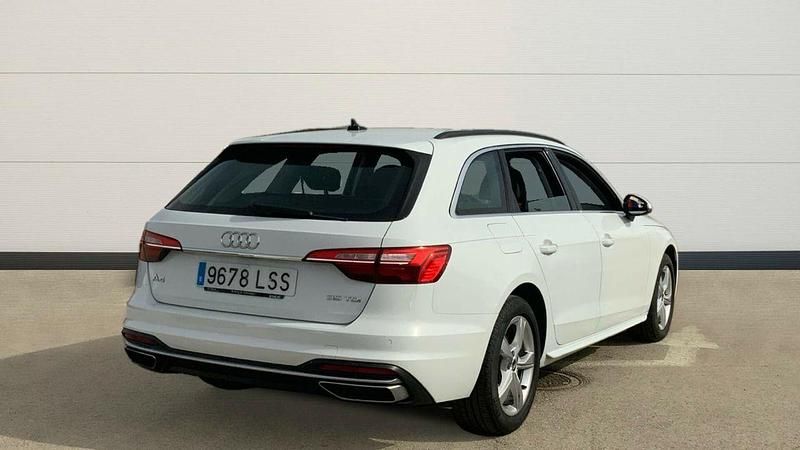 Usado Audi A4 Advanced 163 CV (119 kW) 2021 Blanco Familiar