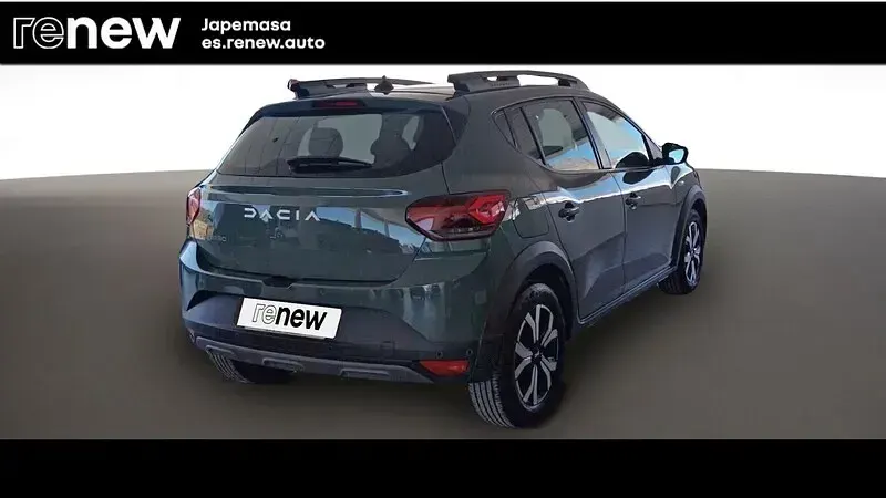 Usado Dacia Sandero Expression 100 CV (73 kW) 2022 Verde Berlina