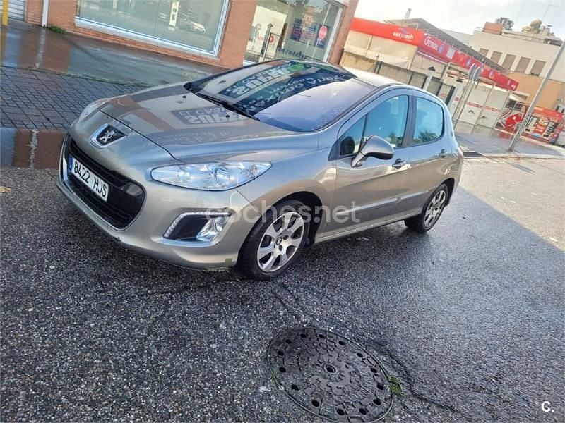Usado Peugeot 308 Active 92 CV (67 kW) 2012 Gris / plata Berlina