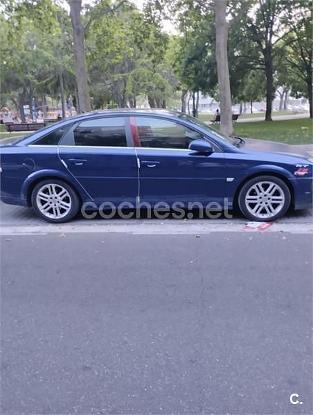 Usado Opel Vectra Club 122 CV (89 kW) 2004 Azul Berlina