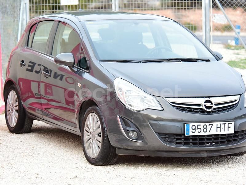 Usado Opel Corsa Expression 85 CV (62 kW) 2013 Negro Berlina