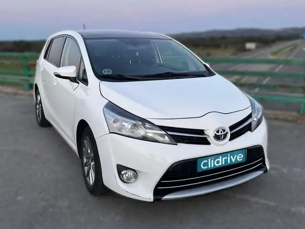 Usado Toyota Verso Advance 124 CV (91 kW) 2014 Blanco Monovolumen
