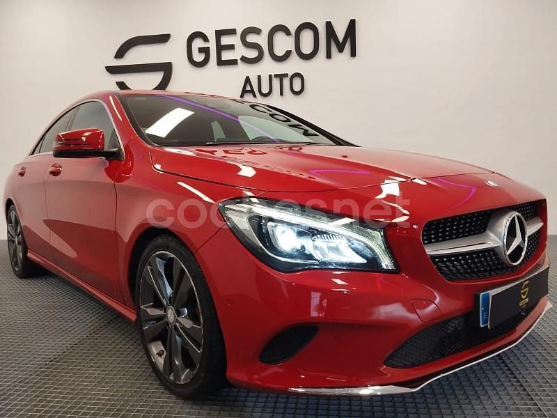 Rojo Usado 2017 Mercedes CLA200 Berlina | 21.900 € (Precio justo) - Imagen 1/4