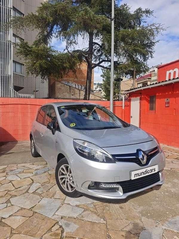 Usado Renault Scénic III LIMITED 131 CV (96 kW) 2015 Plateado Monovolumen