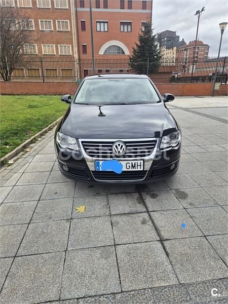Usado VW Passat Highline 140 CV (102 kW) 2009 Negro Berlina