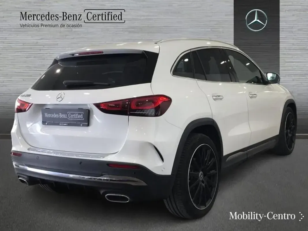 Usado Mercedes GLA200 AMG line 163 CV (119 kW) 2022 Blanco polar  pintura unicolor SUV