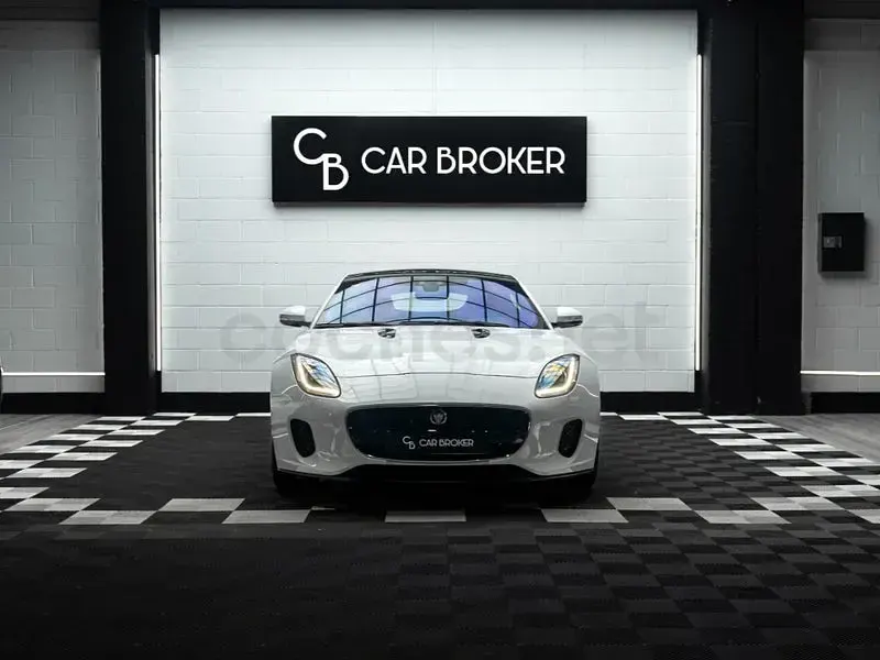 Usado Jaguar F-Type R-Dynamic 300 CV (220 kW) 2018 Blanco Coupe