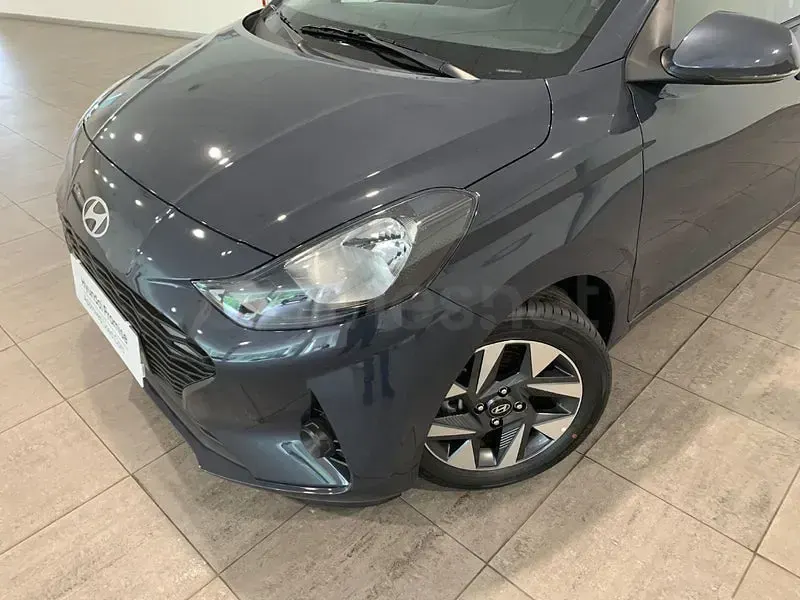 Nuevo Hyundai i10 63 CV (46 kW) 2026 Gris / plata Utilitario