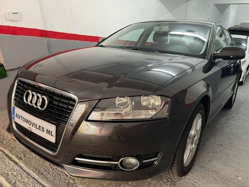Marrón Usado 2012 Audi A3 Sportback Ambiente Utilitario | 8500 € (Precio justo) - Imagen 1/4