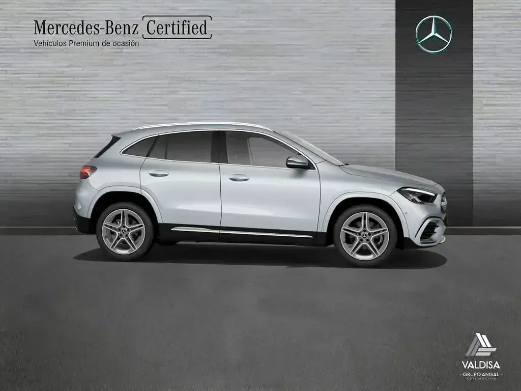 Usado Mercedes GLA200 150 CV (110 kW) 2025 Gris SUV