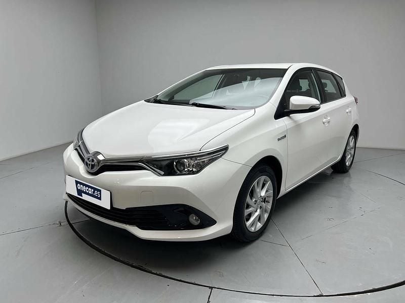 Usado Toyota Auris Hybrid Business Edition 136 CV (100 kW) 2019 Blanco Utilitario